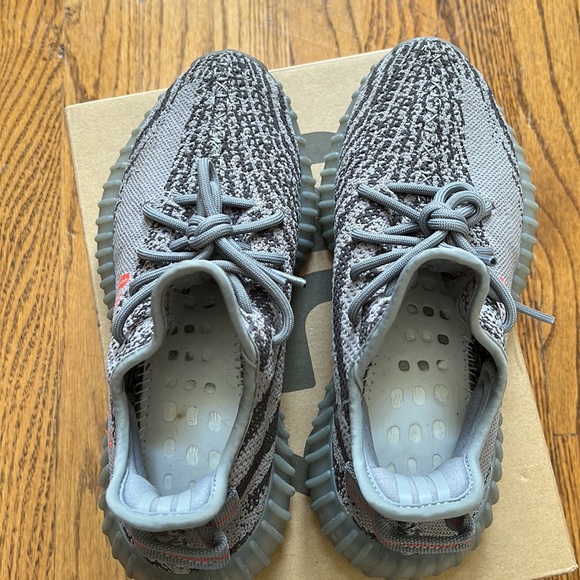 Yeezy Boost 350 Beluga v2 - Picture 6 of 16